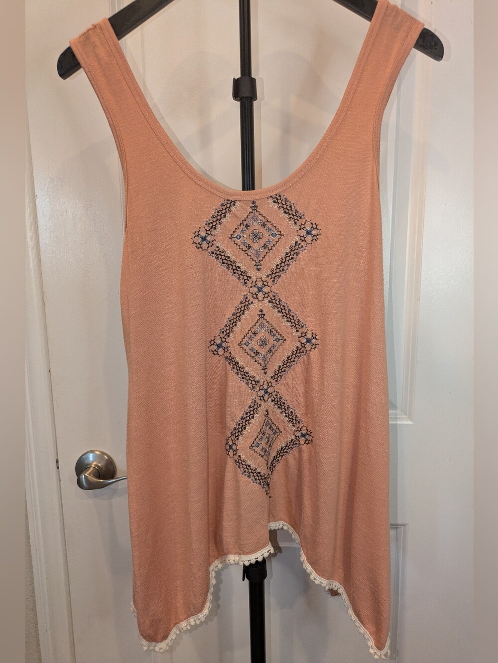 Coco + Jameson Boho Embroidered Tank Top Small Blush Pink Crochet Trim Sleeveles